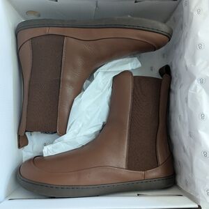 Shapen Victory Barefoot Chelsea Boot Brown EU 38/Women's Size 8 New In Box